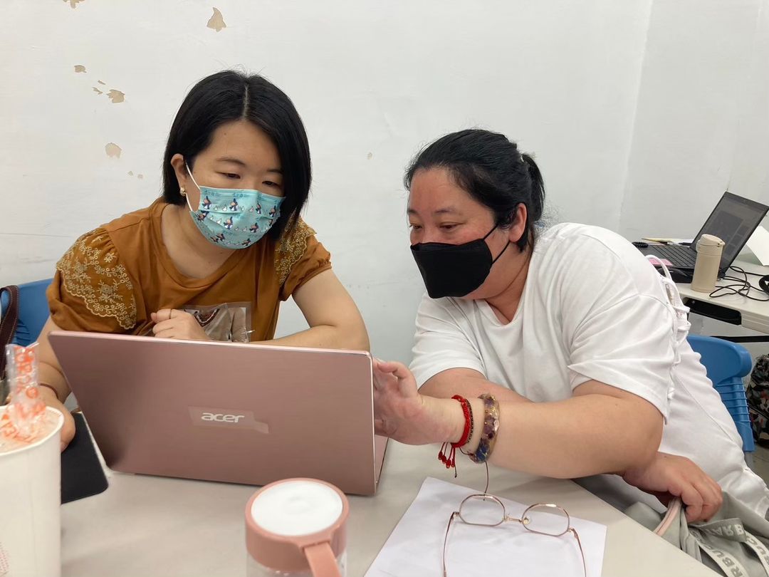 <p><strong style="color: rgb(237, 125, 49);">企業財會經驗 5 年，非營利組織財會經驗 2 年，參與 2024 主題討論工作坊&nbsp;</strong></p><p><span style="color: rgb(237, 125, 49);">﻿</span></p><p>〃我在企業裡做過財會工作，轉職到非營利組織才發現，其實非營利組織的財會更複雜！對新接任非營利組織財會職務的我來說，課程內容對我非常有幫助。可以幫助我更好的理解非營利組織財會規定，更快速的處理財會流程，也能更細膩的注意到需要注意的問題點！〃</p>