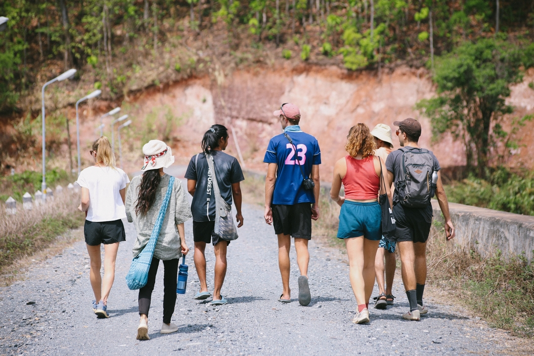 <p class="ql-align-center"><br></p><p>我們將透過<strong>中區與談人</strong>的 <strong>在地耕耘社群</strong> 經驗,</p><p>與<strong>泰國 Pun Pun 生態村</strong>的經驗互相參照、交流,</p><p>在不同的東南亞文化內涵中,找到社群共生的可能性。</p><p><br></p><p>更重要的是,您是這個走向<strong>未來社群</strong>的基礎,</p><p>您也許是一個人,也許是已有一群人的一份子,</p><p>無論是 <strong>一人的想法</strong> 或是 <strong>一群人的意見</strong>,</p><p>都將是我們推動更大更健全的社群的力量,</p><p>一起來討論吧!</p><p><br></p><p><br></p><p>___</p>