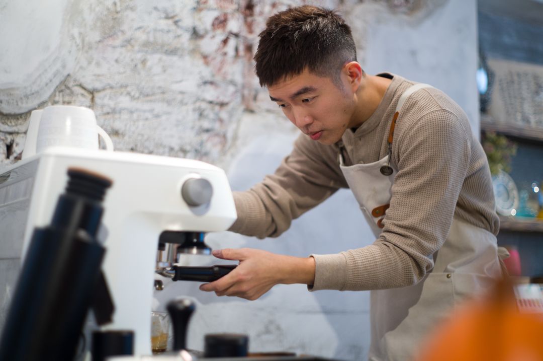 <p>David｜前樂玩精品咖啡 咖啡人</p><p>精品咖啡店多年涵養歷練</p><p>- 丸義咖啡浪漫代表 -</p>