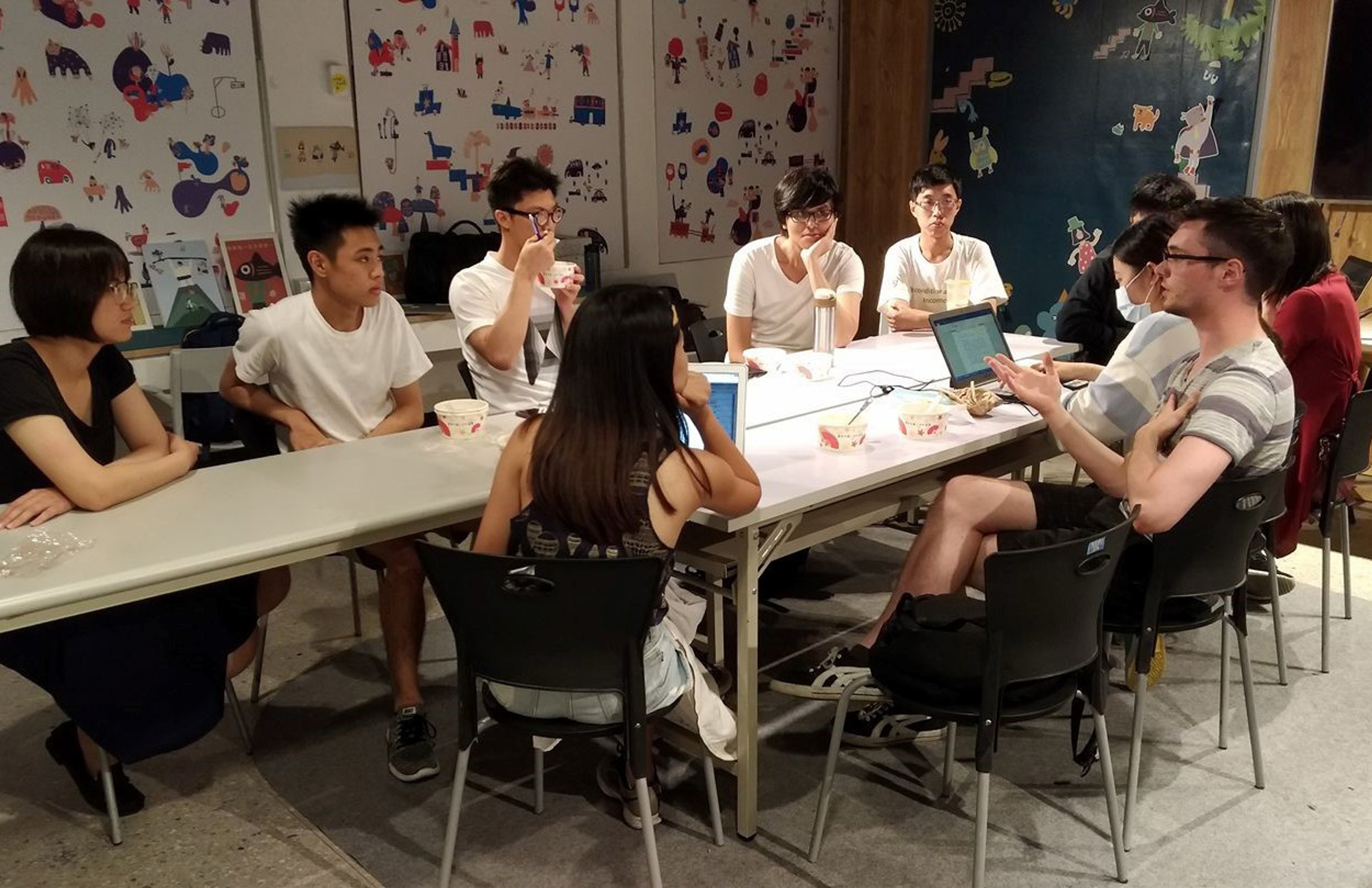 <p class="ql-align-center">圖五：UBI Taiwan會員日常會議討論照片。</p>
