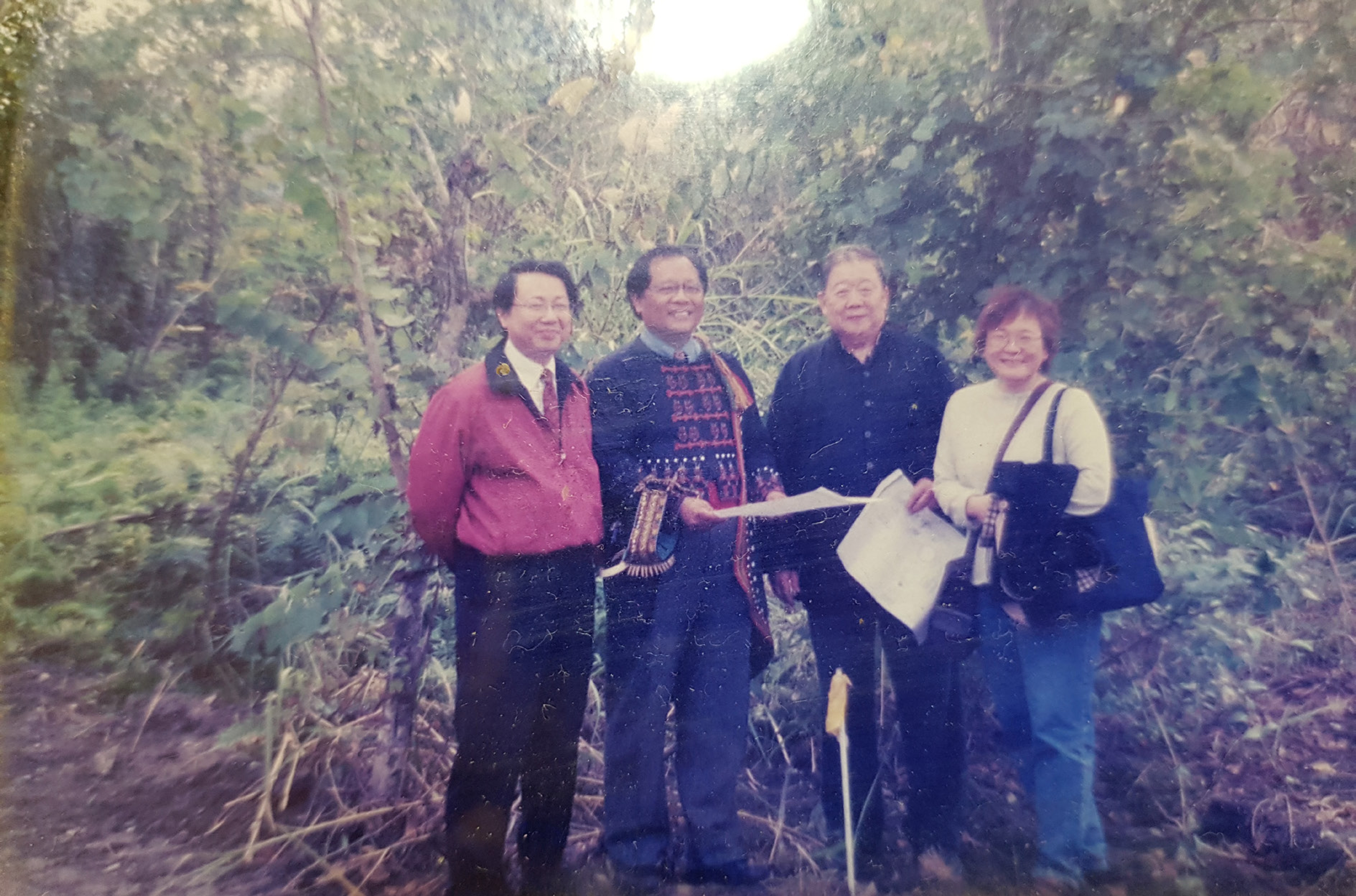 <p>原住民民族學院開工前巡禮。校長黃文樞,院長童春發,籌備處主任喬健,副主任吳天泰。</p>