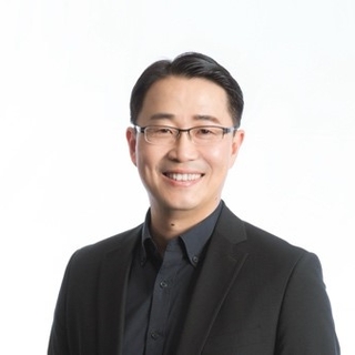 李允立｜錼創科技 董事長