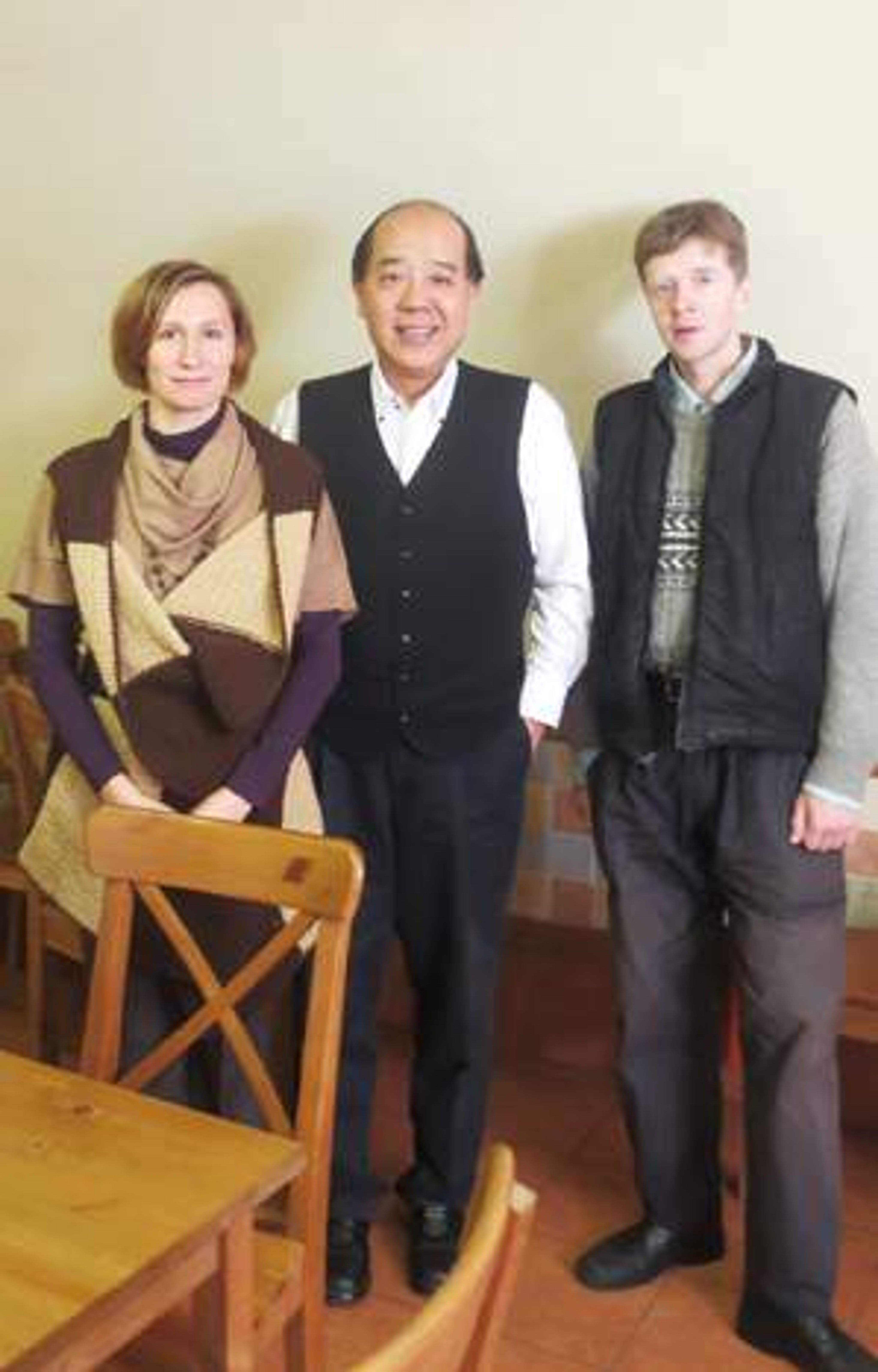<p><span style="background-color: transparent;">Nadezda Maykova 女士、Andrey Sokolov 博士和作者 / 聖彼得堡（2014年 10 月 7 日）</span></p>