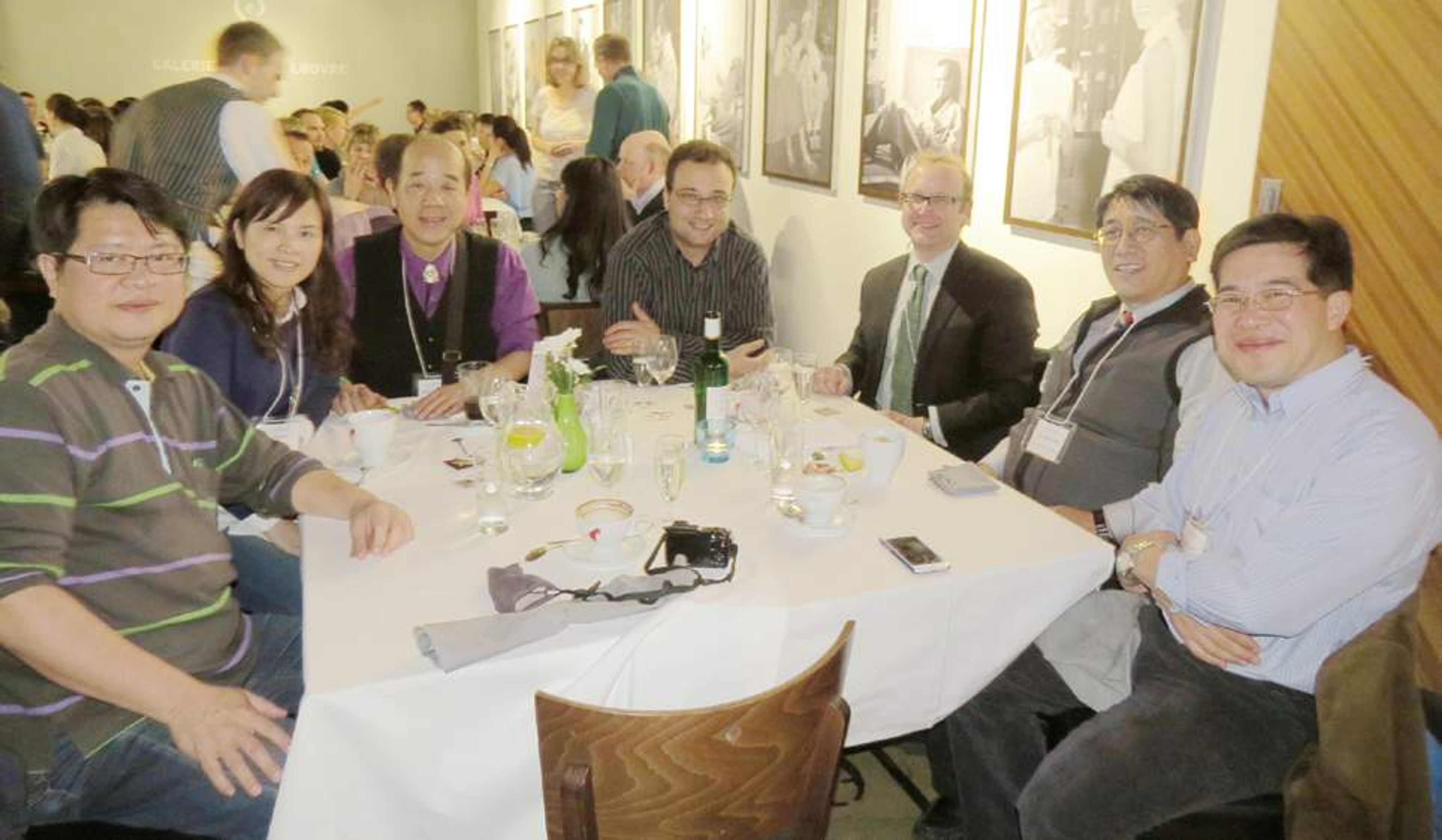<p><span style="background-color: transparent;">臺灣駐捷克辦事處宴請所有學者 （2016 年 3 月 30 日）</span></p>