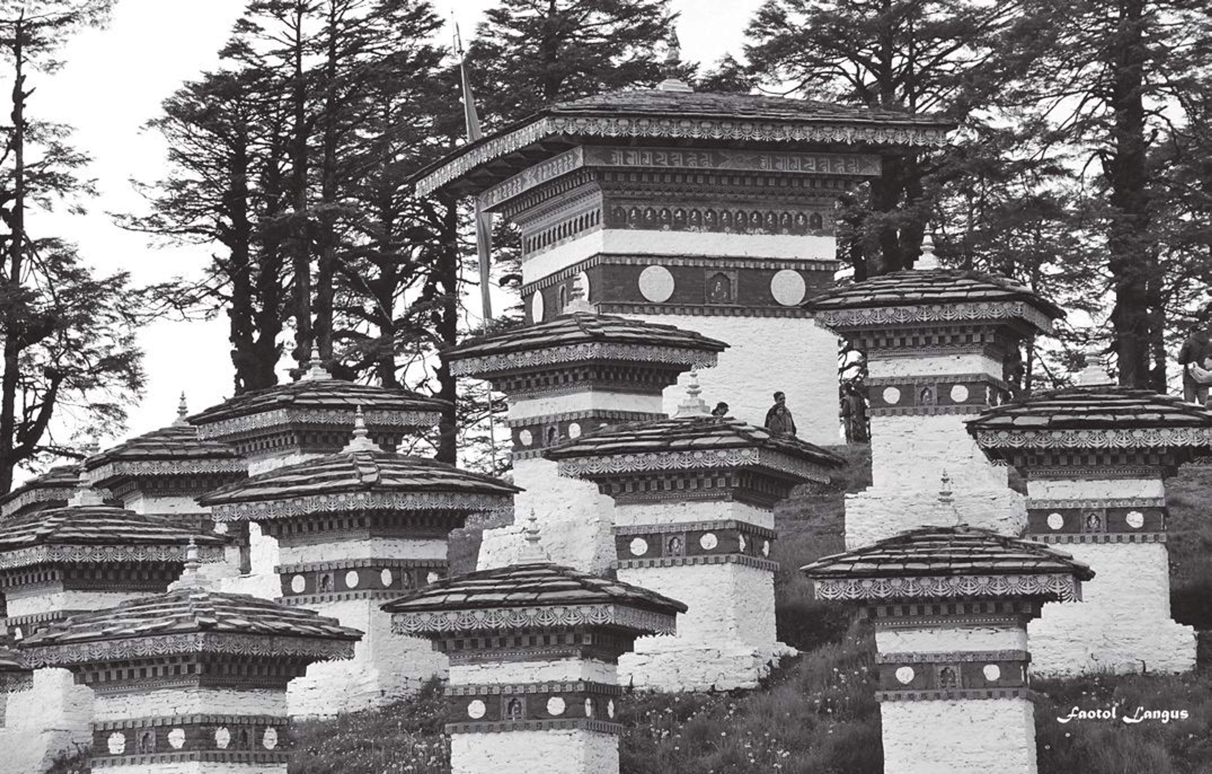 <p><span style="background-color: transparent;">Dochula Pass</span></p>