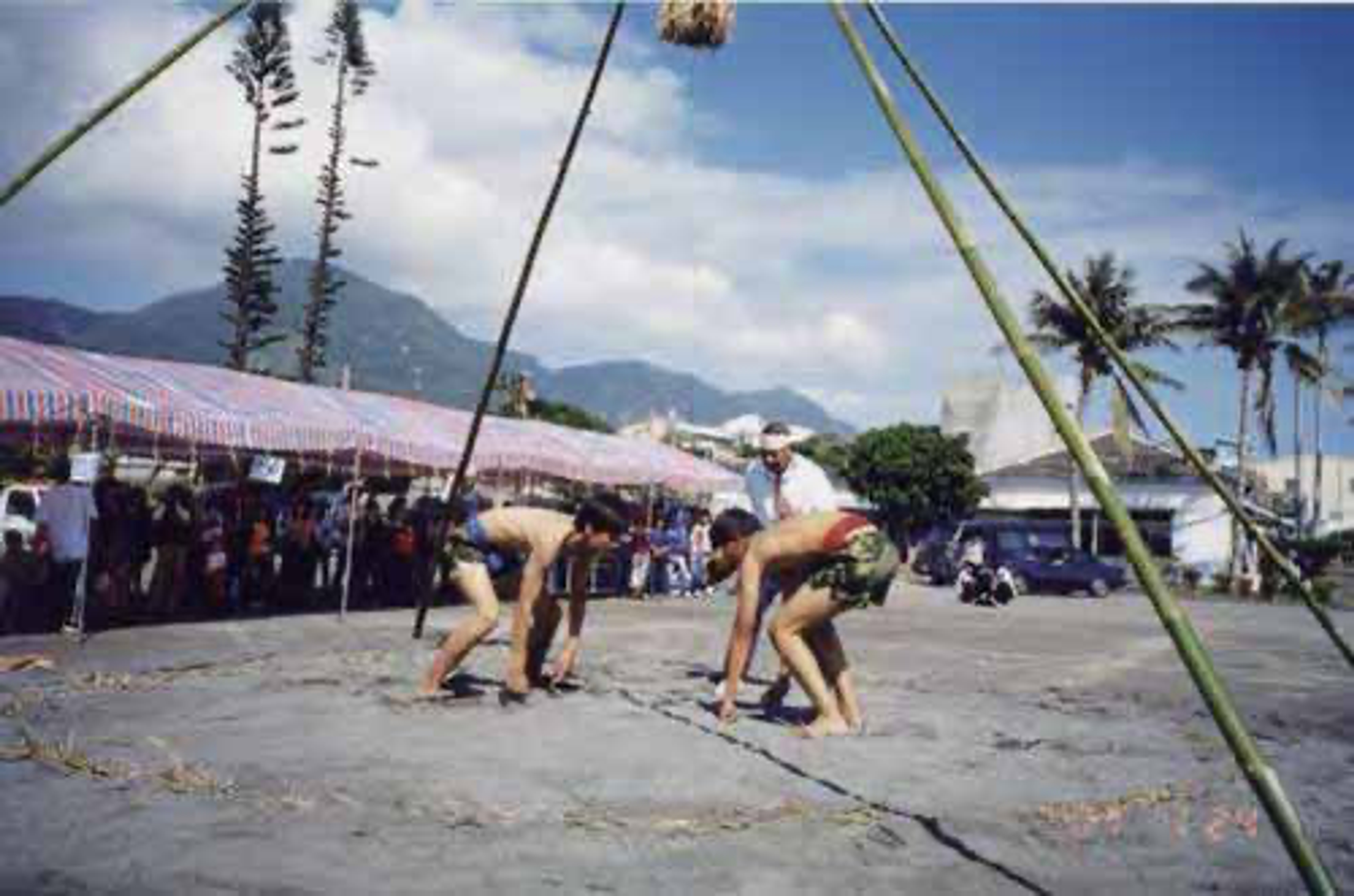 <p class="ql-align-center">青少年pakarongay進行升級之摔角儀式(羅素玫提供)。</p>