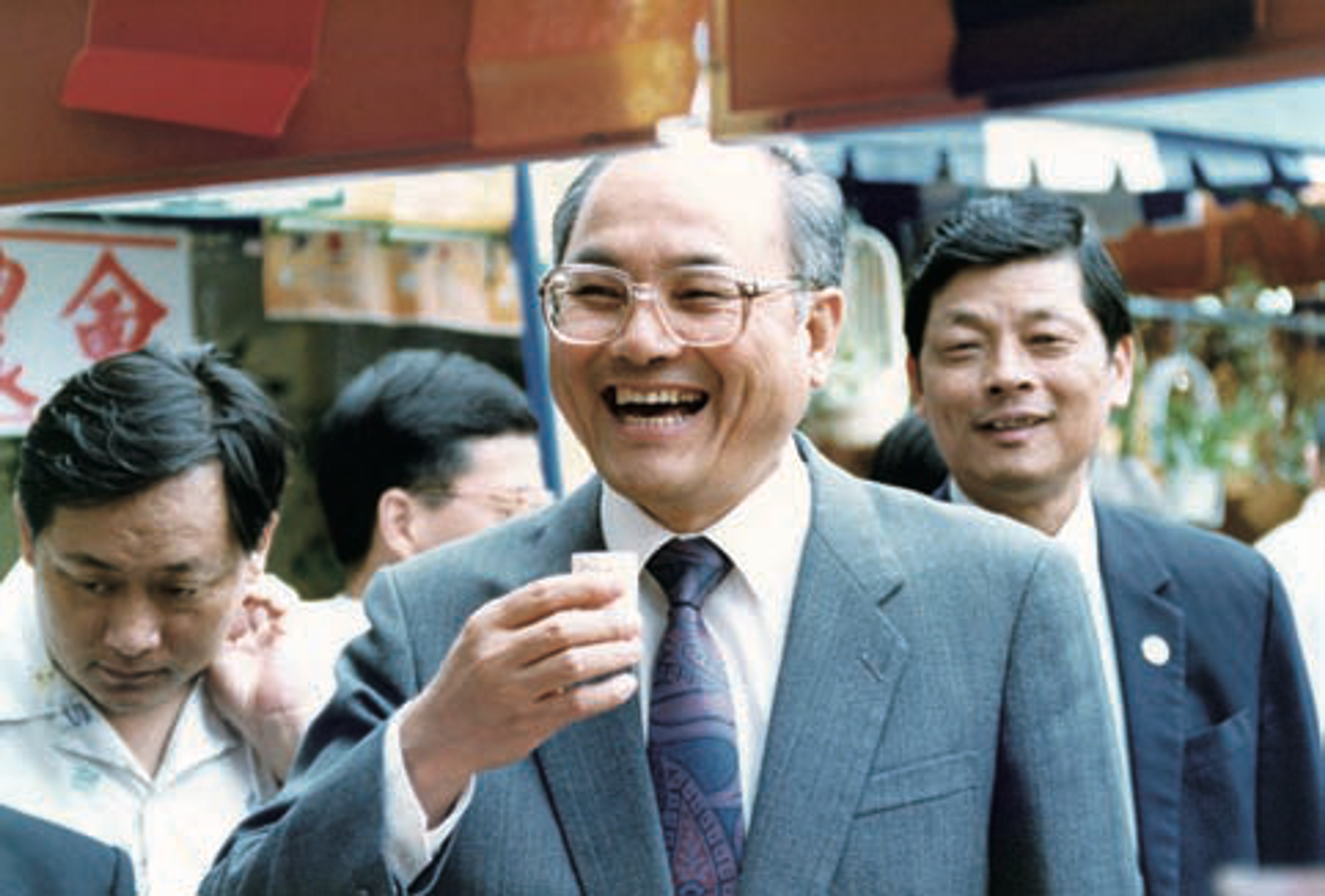 <p class="ql-align-center">余玉賢提出「農業零成長」口號，無異標誌出台灣農業經濟難以向外競爭的特徵。／農委會歷史資料庫</p>