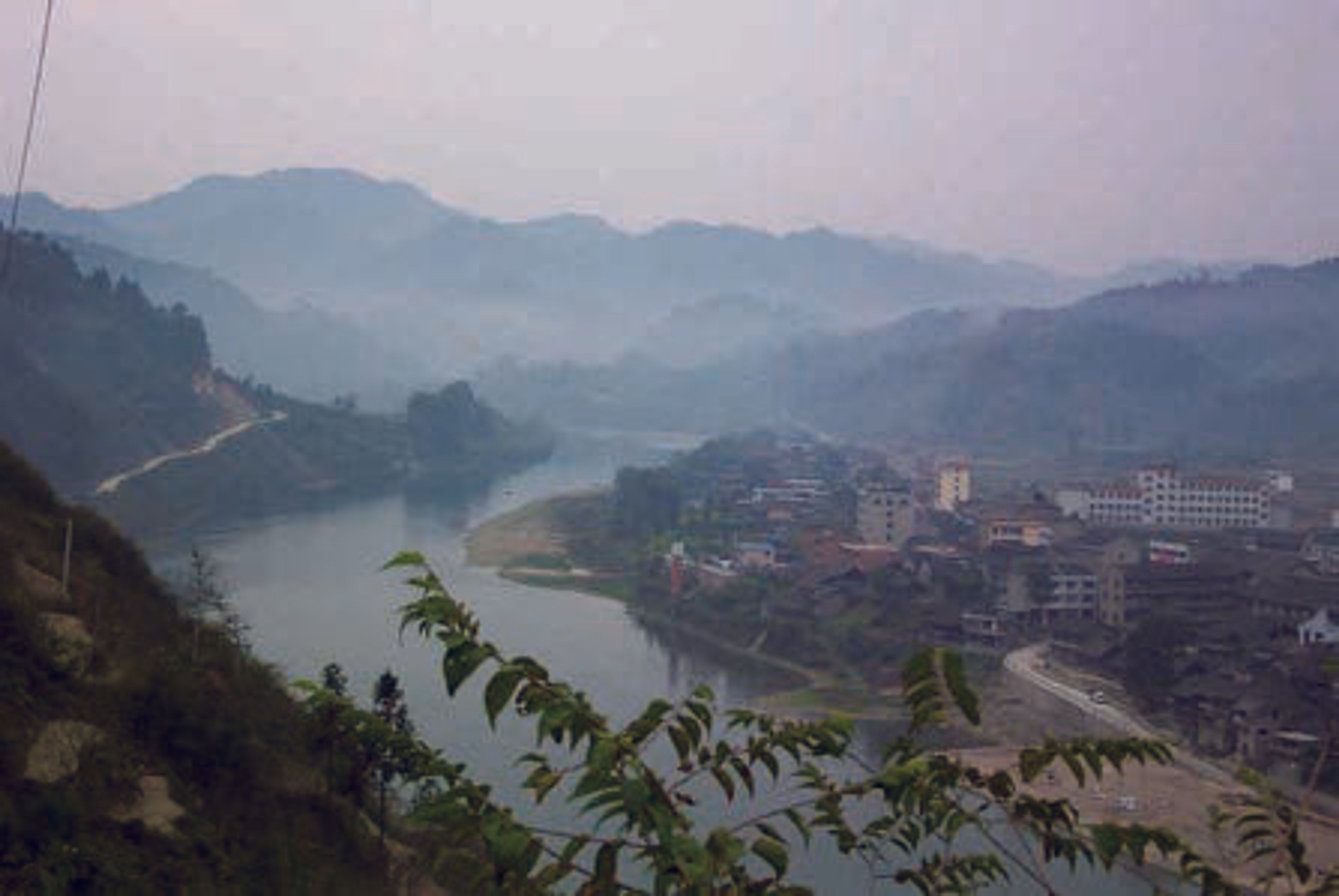 <p><span style="background-color: transparent;">我的田野地:清水江畔的施洞。 </span></p>