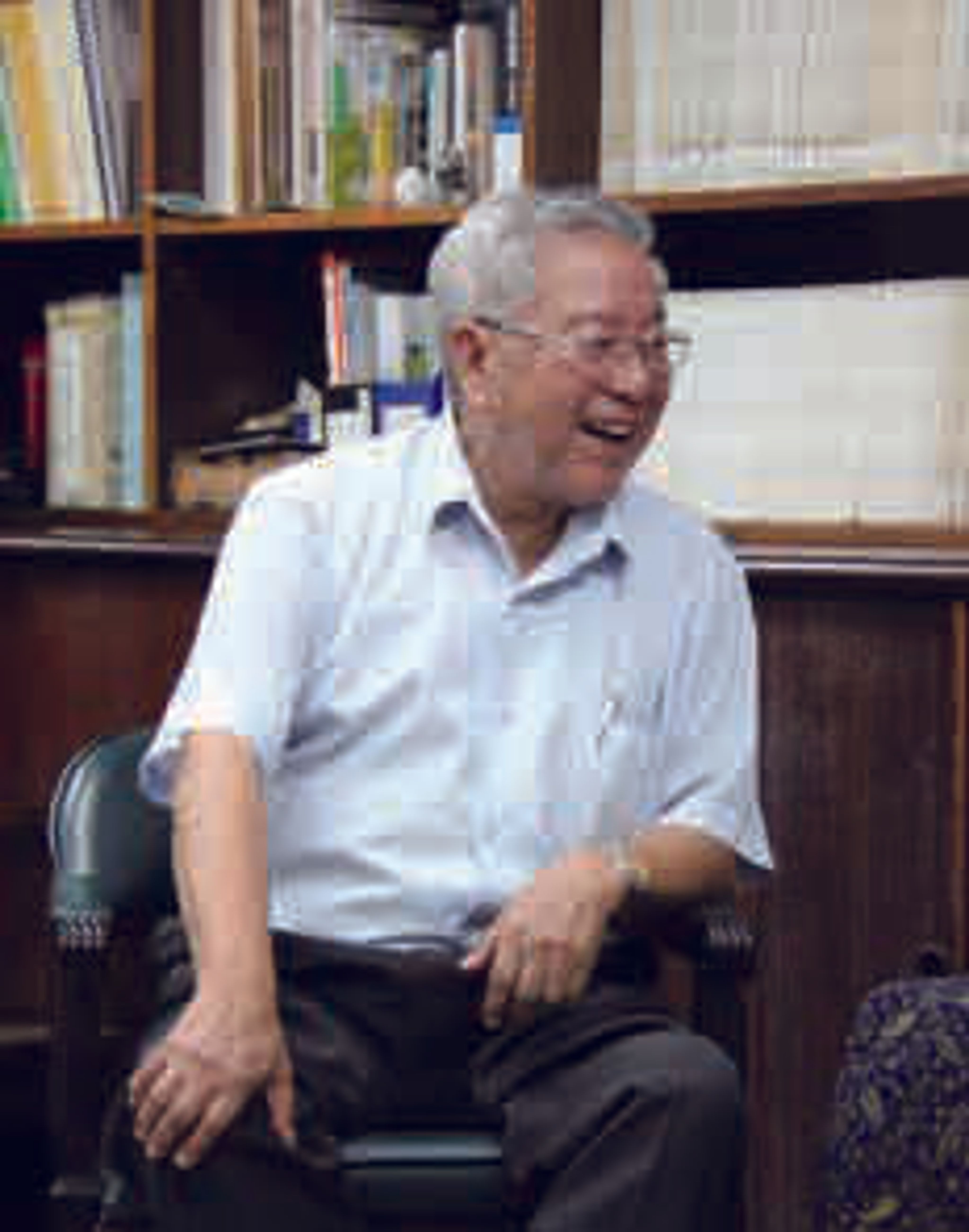 <p><span style="background-color: transparent;">阮昌銳老師訪談畫面。2013年10月7日,楊雯娟攝</span></p>
