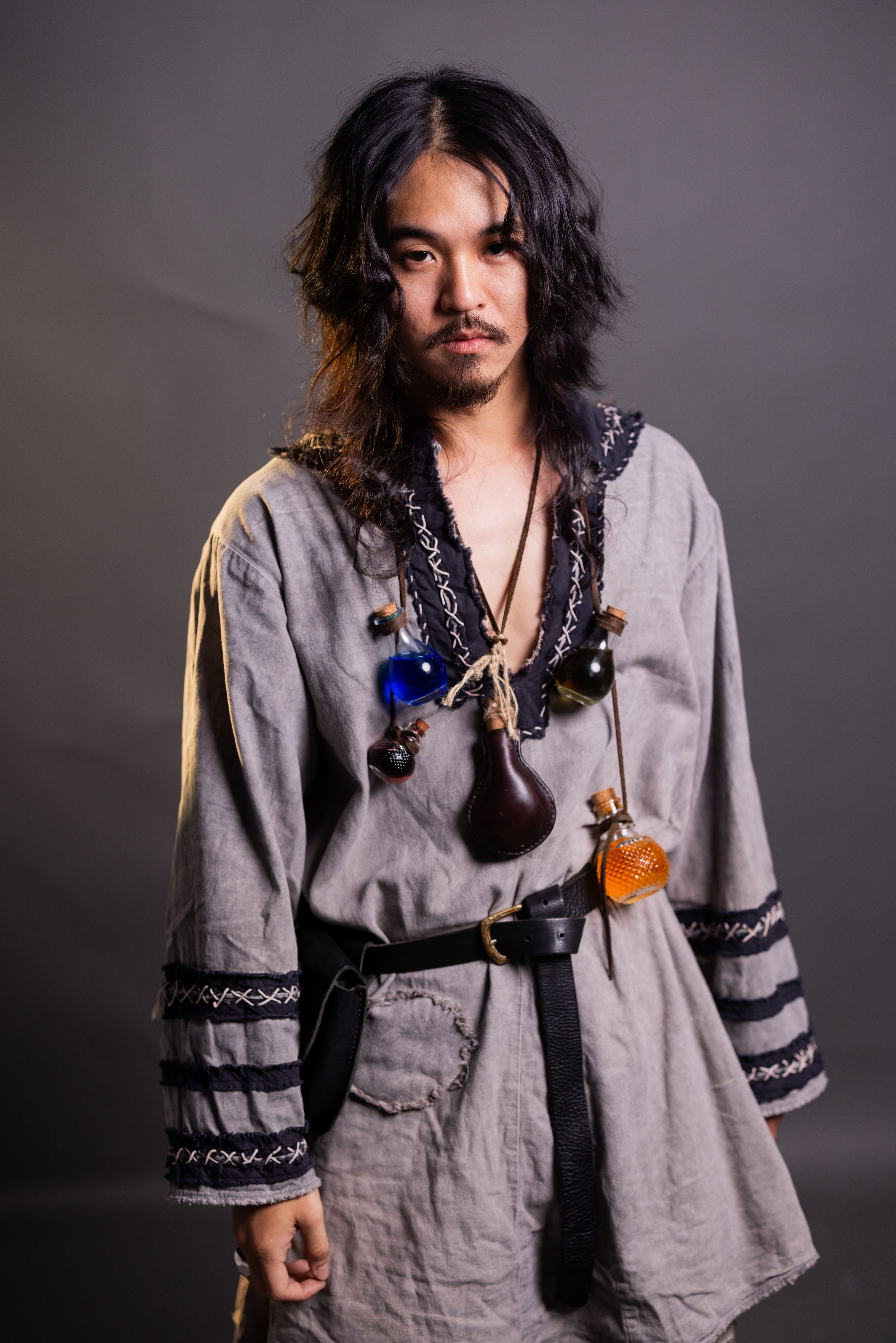 <p>一百個關於鍊金術士的故事，就有一百種不同爆炸傳說。</p><p>波傑克總是親自試驗藥劑的效果，天曉得他是怎麼活到現在的。</p><p>這也讓他贏得了許多鍊金術士的尊重，畢竟要嘗試新藥劑，需要勇氣，或是無知。</p><p>要我說......這傢伙該不會是嗑藥上癮了吧。</p>