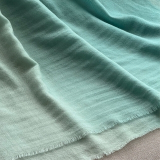 靜謐碧湖_手工純羊絨圍巾 (現貨)