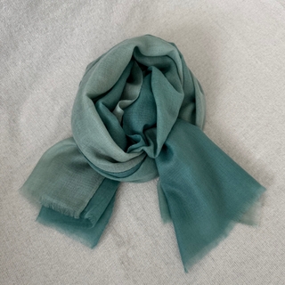 靜謐碧湖_手工純羊絨圍巾 (現貨)