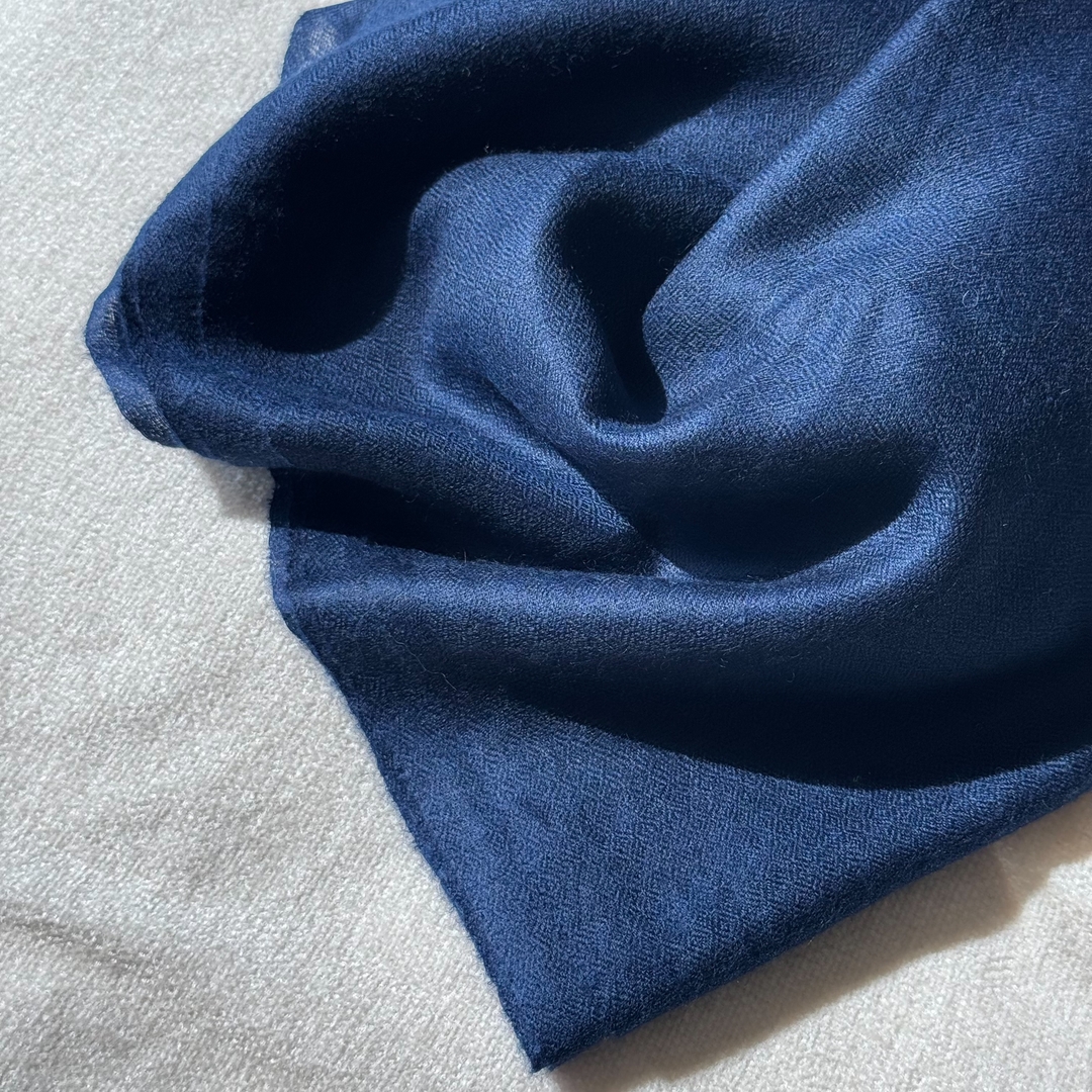 謐海藍_手工純羊絨圍巾 (現貨)