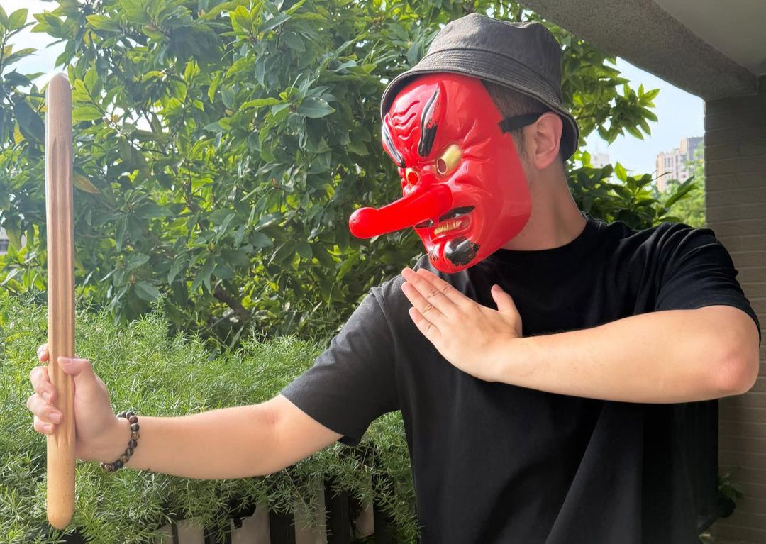 <p>感謝</p><p><span style="color: rgb(230, 0, 0);">nagee、小深藍、土星六號隻狼、台灣獨曆、姆士捲、杜承哲醫師、林昶佐委員、苗博雅議員、陳柏惟委員</span></p><p>熱情推薦（照筆劃順序）</p><p>感謝學員分享心得 <a href="https://www.facebook.com/zooofdepression/posts/pfbid02WtvHJspt2pCmS6ZEzHwReYNhCuiJxHkMYBycn5k3o1LG3EED281t2SH81dQLxZwRl" rel="noopener noreferrer" target="_blank">厭世姬</a> 、<a href="https://www.facebook.com/jamesiscurly/posts/pfbid02uKzqHn3rXjPmCobiSwQ8zvcT9veLbfLGBQzPKhHXyv7q45tL6cmYwzKX1zpzneccl" rel="noopener noreferrer" target="_blank">姆士捲</a>、<a href="https://www.instagram.com/p/DL_zl33SZhp/" rel="noopener noreferrer" target="_blank">又瑄</a>、<a href="https://www.instagram.com/p/DMHNkHqTy5e/" rel="noopener noreferrer" target="_blank">千爸</a>、<a href="https://www.instagram.com/p/DPoDdhcE0bt/?img_index=1" rel="noopener noreferrer" target="_blank">皮今兒、徐小花</a></p>