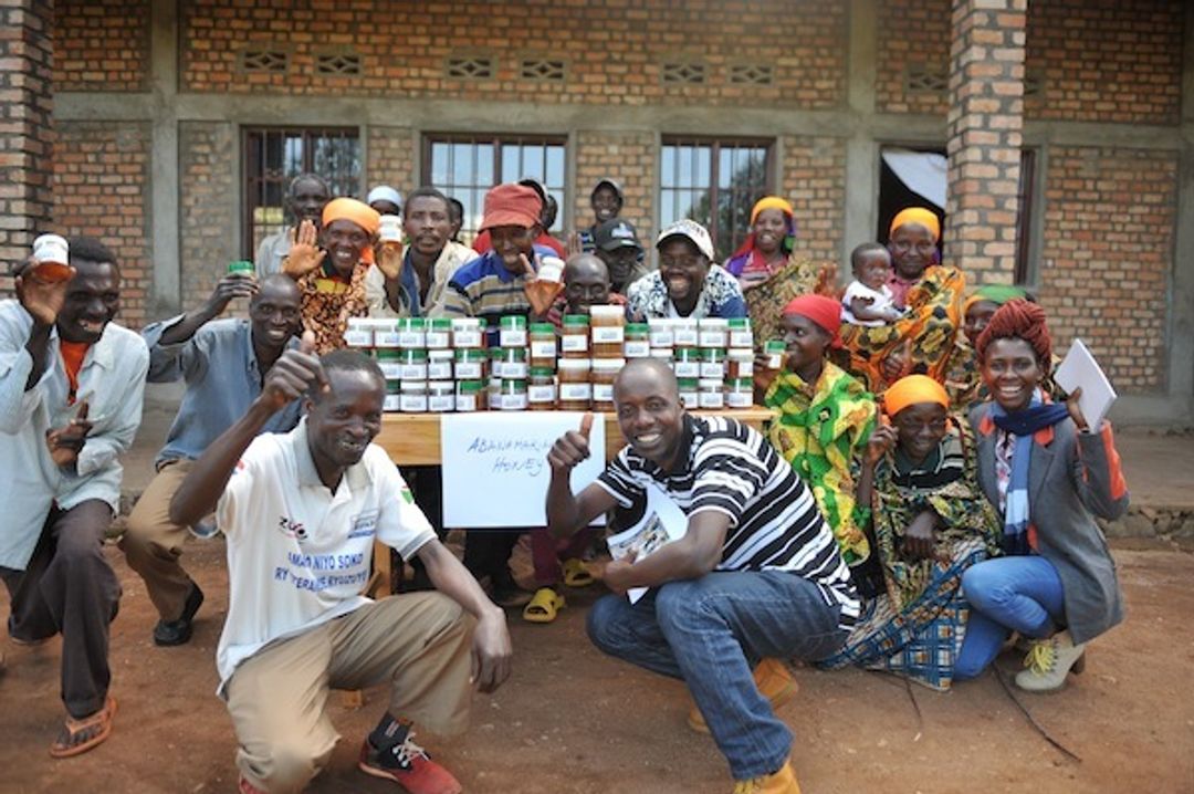 <p><strong>泰朗援助據點：蒲隆地在地的和平蜂蜜養殖團隊</strong></p>