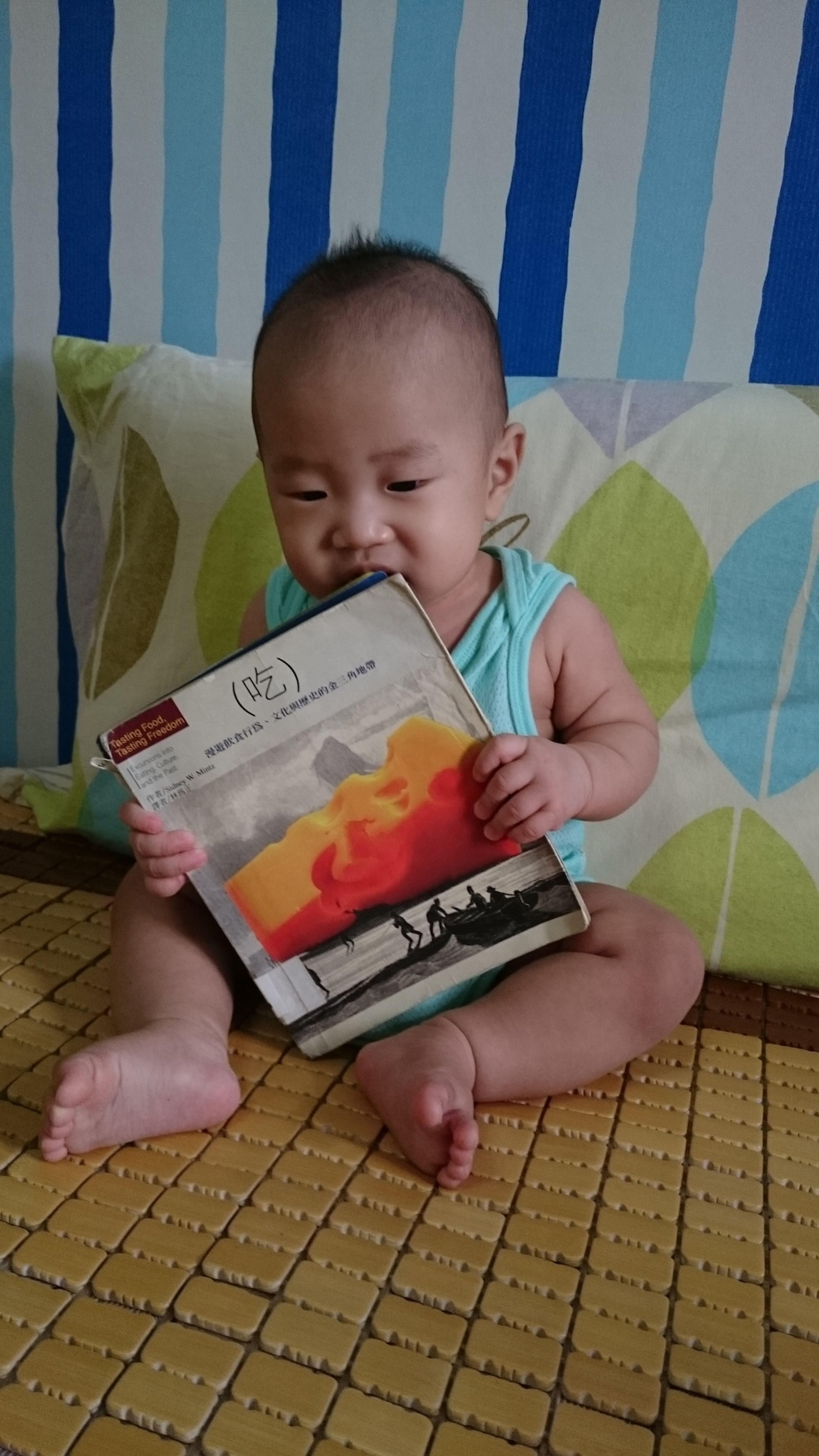 <p><span style="background-color: transparent; color: rgb(0, 0, 0);">一書二吃中的媽媽與小孩</span></p>
