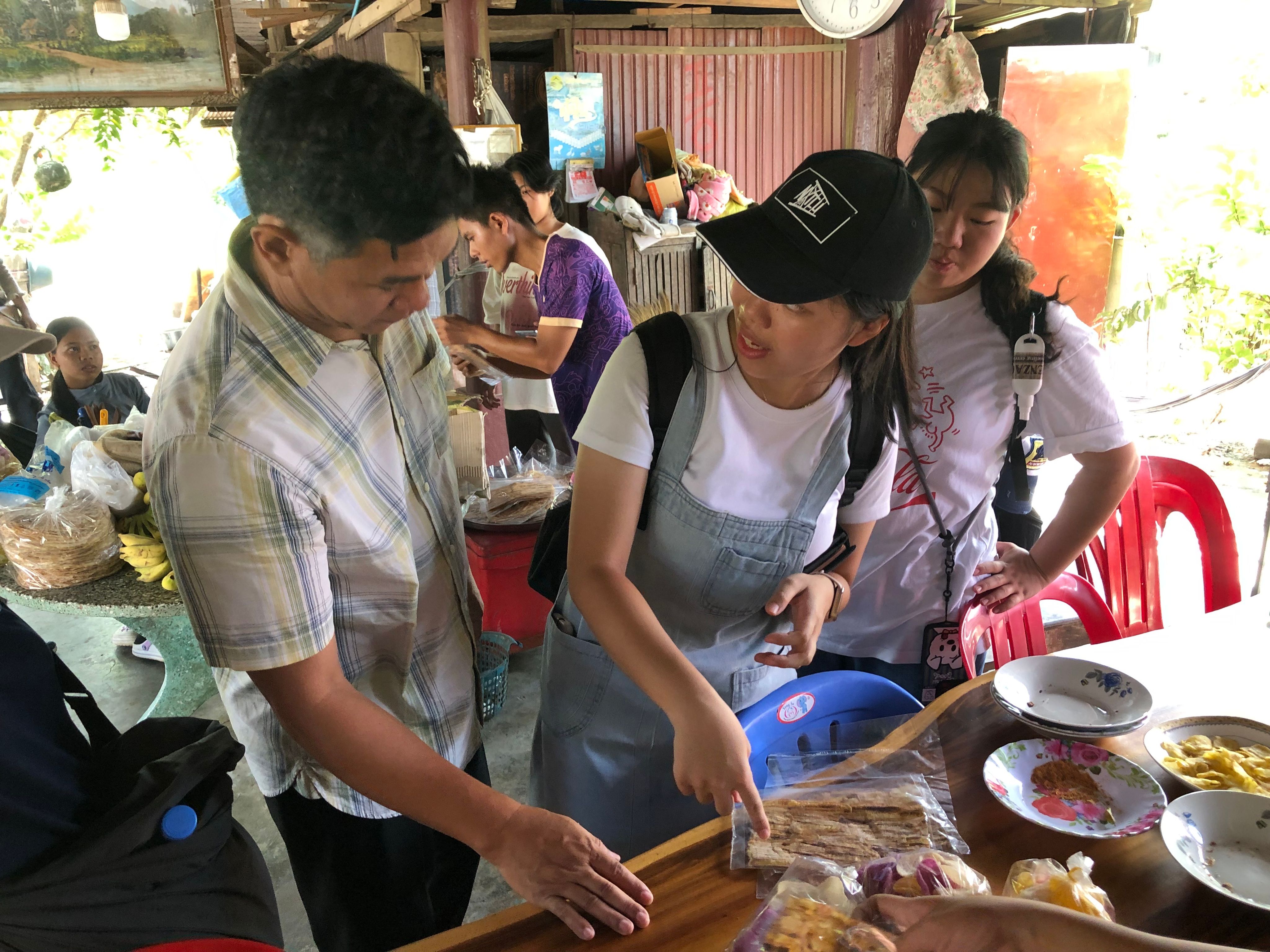 <p><strong>台灣青年在柬國、日本專家的帶領下,亦參訪