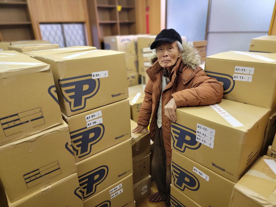 <p>目前收藏tī日本ê冊已經包裝好勢，預定今年(2026)3月底、4月初運tńg-lâi台南。運tńg-lâi liáu經過整理kap分類好勢，會公開hō͘大眾申請使用。為符合公平正義，有出錢出力ê有志ē-tàng優先使用。</p>