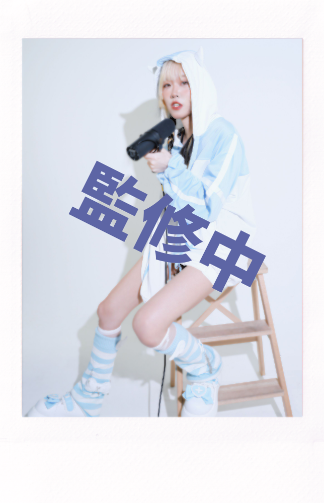 <p>精選三款小卡，附上悲傷處方(印刷字)。</p><p>語拍立得 1 張，(共 3 款隨機出貨/<strong><u>10%隨機親簽</u></strong>)。</p>
