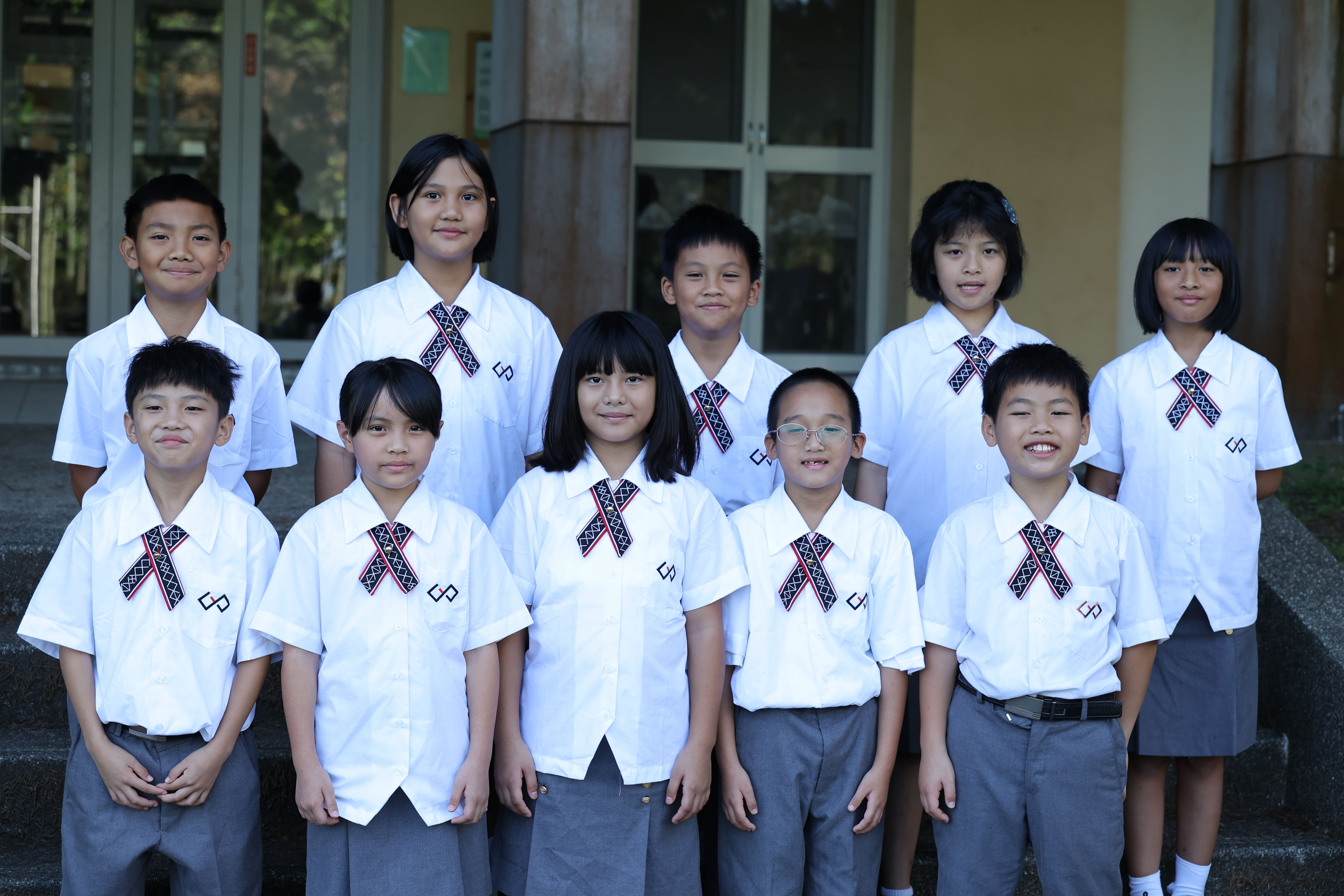 <p><strong>國小四年級</strong></p>